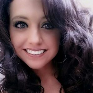 Meet your Posher, Alyson